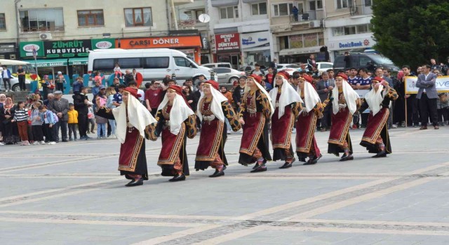 Develide 19 Mayıs Atatürkü Anma Gençlik ve Spor Bayramı coşkuyla kutlandı