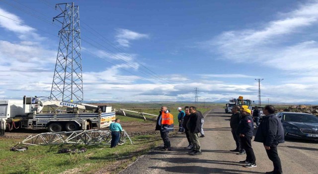 DİSKİ olumsuz hava koşullarında devrilen enerji nakil hatlarını onardı