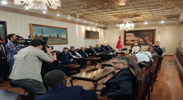 Diyanet İşleri Başkanı Erbaş, ABDli ve Kanadalı Müslüman kanaat önderleriyle görüştü