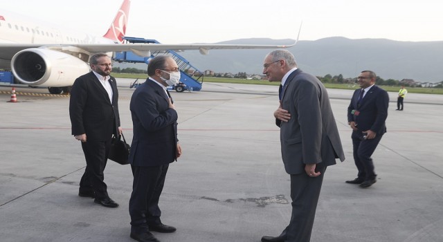 Diyanet İşleri Başkanı Erbaş, Saraybosnada 500 yıllık geleneğe göre ezan okudu