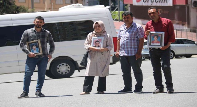 Diyarbakırda evlat nöbetine 3 aile daha katıldı