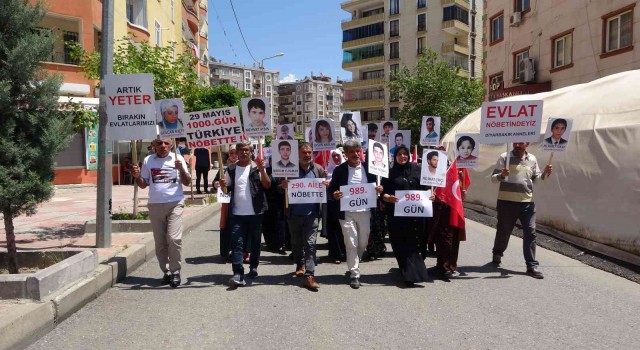 Diyarbakırdaki evlat nöbetine 290. aile katıldı