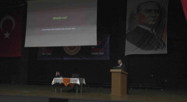 Doç. Dr. Mustafa Lale: “Teknolojiyi takip edemeyen toplumlar büyümede istedikleri noktaya gelemiyor”