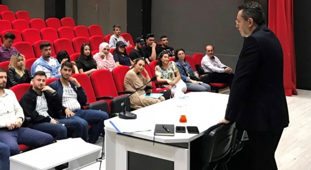 Domaniç Hayme Ana MYOda kariyer fırsatları anlatıldı