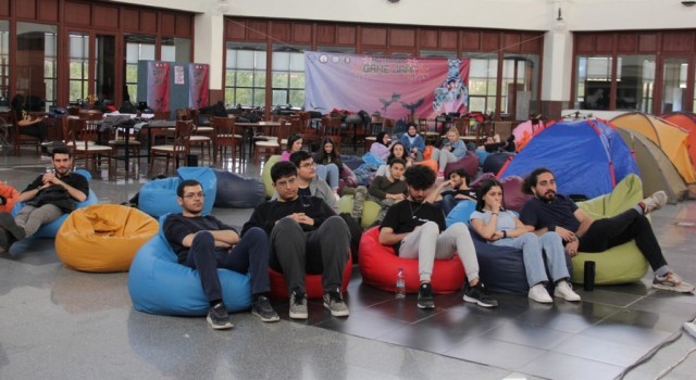 DPÜde Game Jam etkinliği