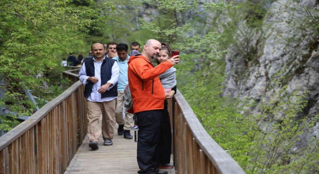 Dünyanın en derin kanyonuna bayram tatilinde ziyaretçi akını