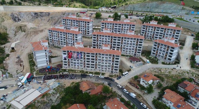 Dursunbey 3. Etap TOKİde anahtarlar teslim edildi