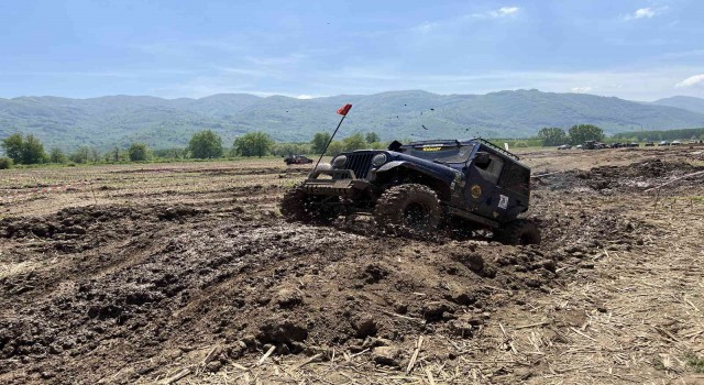 Düzcede off-road yarışları heyecanlı anlara sahne oldu