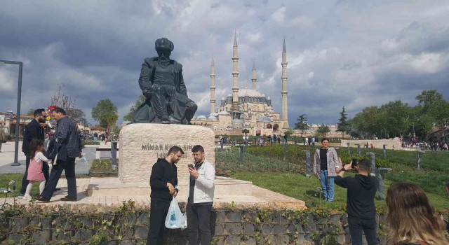 Edirnede 2 yıl aradan sonra Kakava yoğunluğu yaşanıyor