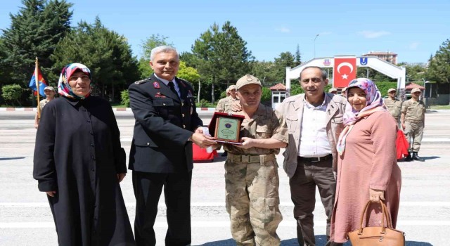 Elazığda özel birey asker olmanın gururunu yaşadı