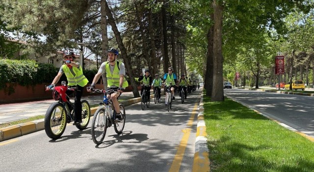 Elazığda pedallar bağımlılıktan uzak nesiller için çevrildi