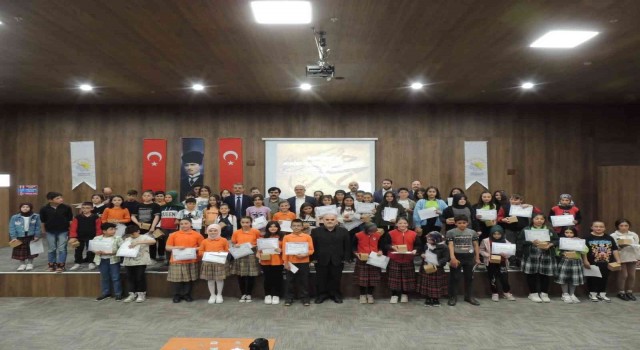 Emette “Ezbere 40 Hadis Okuma” yarışmasında dereceye giren öğrenciler ödüllendirildi