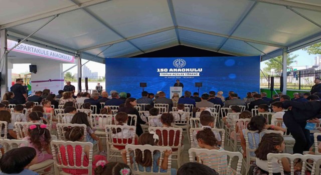 Emine Erdoğan, Avcılarda 150 Anaokulu Açılışı Törenin katıldı