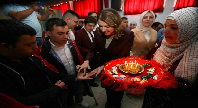 Engelli askerlerin gurur kınaları Esra Masatlıdan