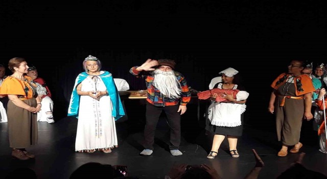 Engelsiz tiyatrodan salon dolduran performans