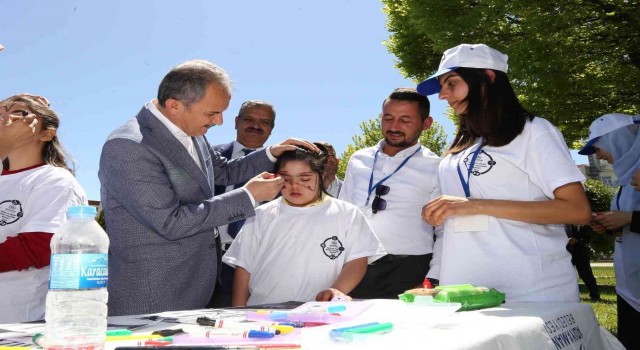 Engelsiz yaşam merkezinde bahar şenliği