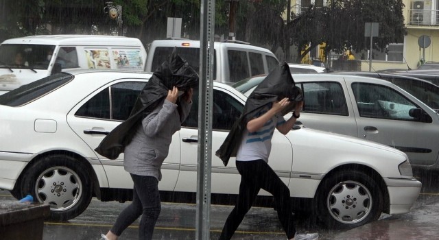 Erzincan ve Bayburtta gök gürültülü sağanak bekleniyor