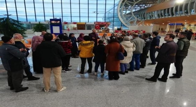 Erzincanda 2 yıl aradan sonra umreciler kutsal topraklara uğurlandı