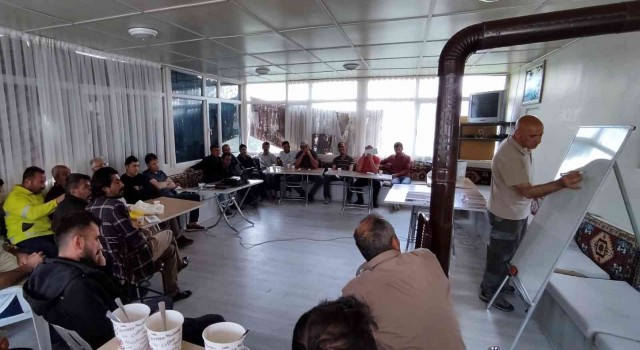 Erzincanda avcılar eğitimden geçiyor