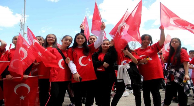 Erzurumda pandemiden sonra 19 Mayıs büyük coşkuyla kutlandı