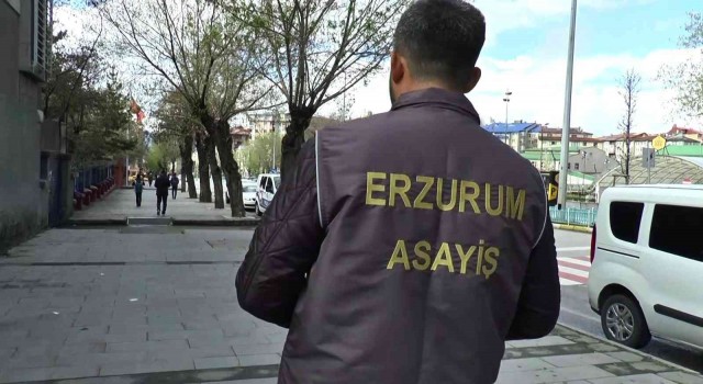 Erzurumda polis bölgelerinde uygulama yaptı