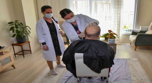 Esenyurt Belediyesi ‘Evde Kişisel Bakım ve Kuaförlük hizmetine devam ediyor
