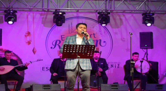 Esenyurtta Ramazan coşkusu Abdurrahman Önül konseri ile sona erdi