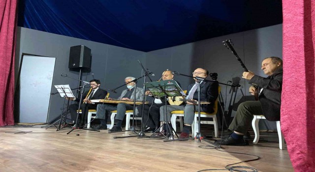 Eski Bakan Başesgioğlundan Abdurrahmanpaşa Lisesi için devlet övünç madalyası talebi