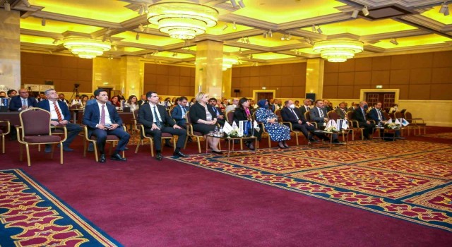 Eski Sağlık Bakanı Akdağ: Önce reel bir ödeme sistemi daha sonra buna paralel olarak değer bazlı bir ödeme sistemine geçmeliyiz”
