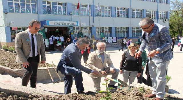 Eskişehir Mehmet Gedik Ortaokulunda ‘Türkiye Bağımlılıkla Mücadele Programı etkinliği