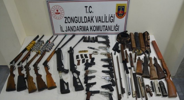 Evden cephane çıktı
