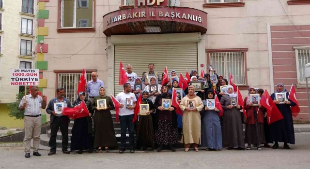 Evlat nöbetindeki anne Mutludan HDPye tepki: “Davaları için kendi çocuklarını göndersinler”