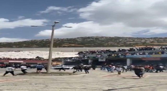 Faciadan dönülen balkon çökmesinde panik anları kamerada