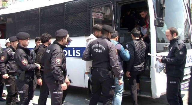 Fatihte 250 kaçak göçmen gözaltına alındı