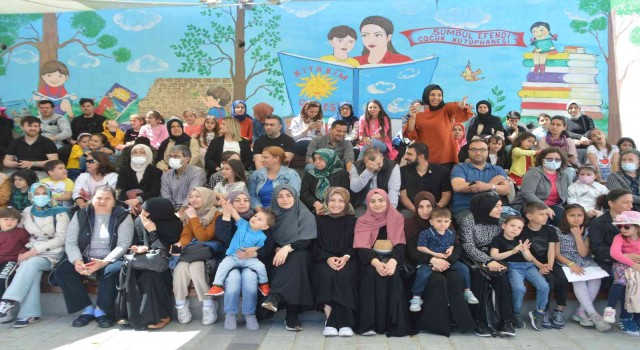 Fatihte Anneler Günü anlamlı gösteriyle kutlandı