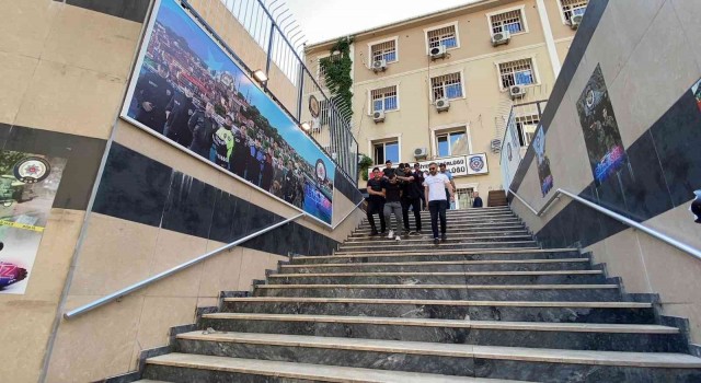 Fatihte çıkan silahlı çatışmada gözaltına alınan 28 şüpheli adliyeye sevk edildi