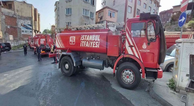 Fatihte sabah saatlerinde 5 farklı noktada yangın