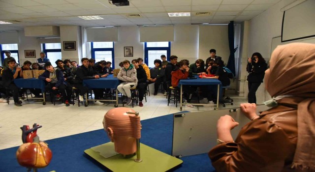 Fen Lisesi öğrencileri Düzce Üniversitesini gezdi