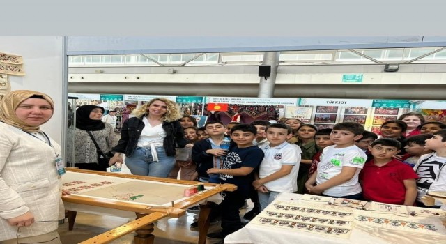 Festivalde Düzceyi Fatma Dilber temsil ediyor