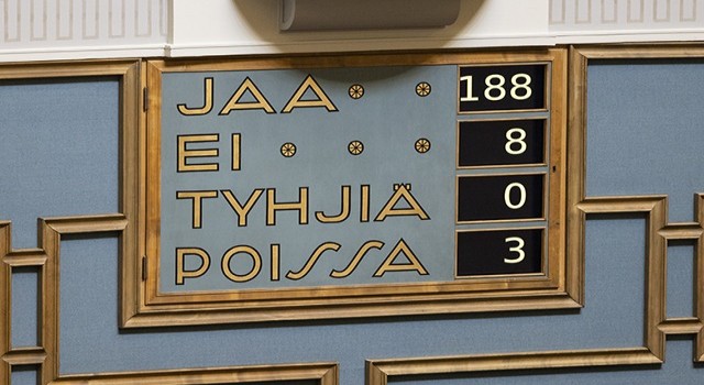 Finlandiya parlamentosu NATOya üyelik başvurusunu onayladı