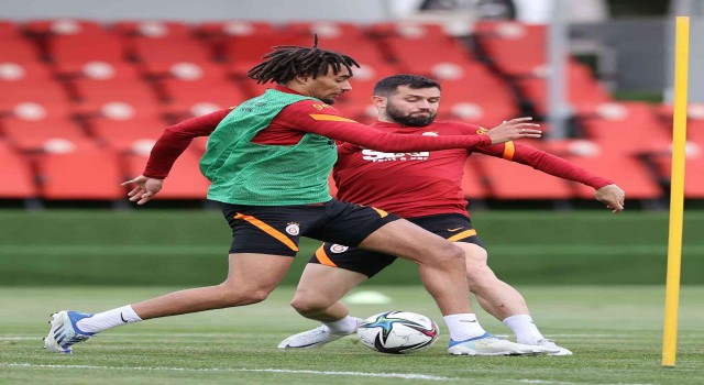 Galatasarayda Medipol Başakşehir maçı hazırlıkları başladı