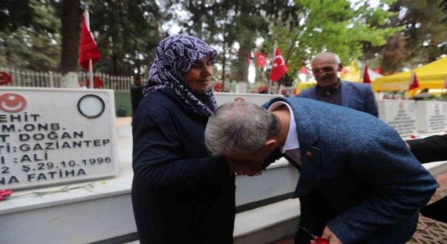 Gazi kentte şehitler unutulmadı