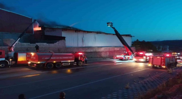 Gaziantepte halı fabrikasında korkutan yangın