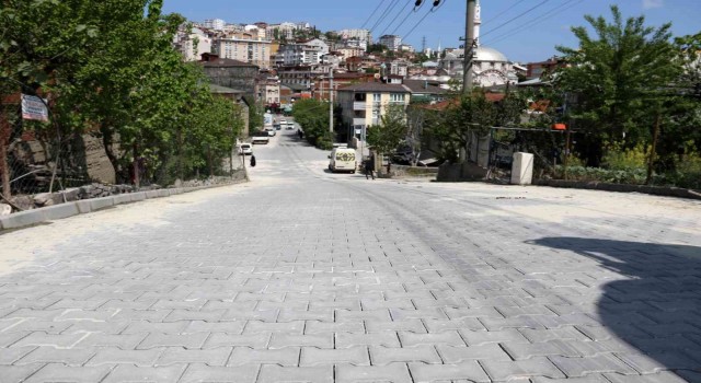 Gebze Topal Osman Ağa Caddesi, kilitli parke taşı ile yenilendi