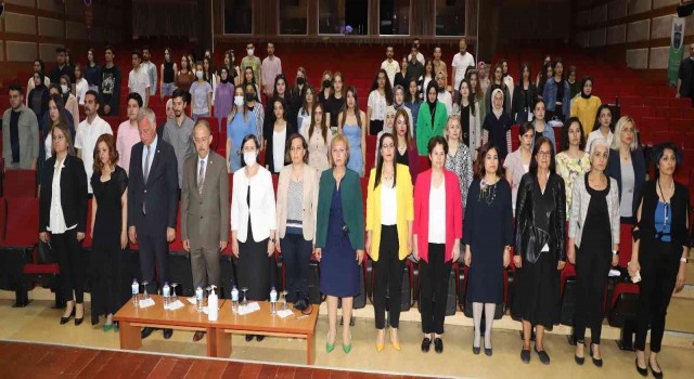 Geçmişten günümüze hemşirelikte değerler sempozyumu