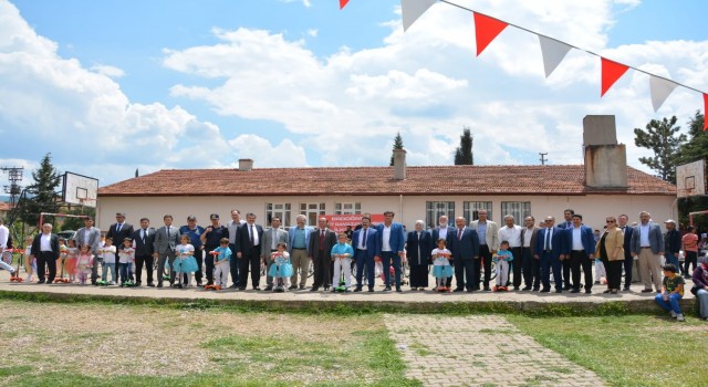 Gediz Şehit Ramazan Demirci İlkokulunda Bahar Şenliği