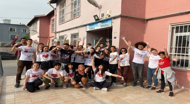Geleceğini Renklendir dediler, sınıfları yenilediler