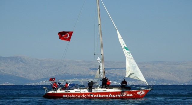 Gelecek için Hopadan yelken açan tekne Çeşmede karşılandı