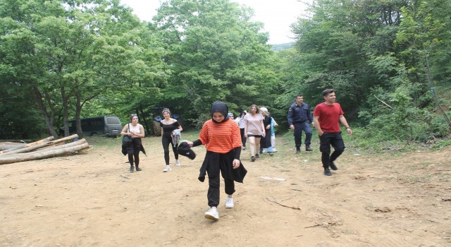 Gençlik haftası doğa yürüyüşüyle başladı