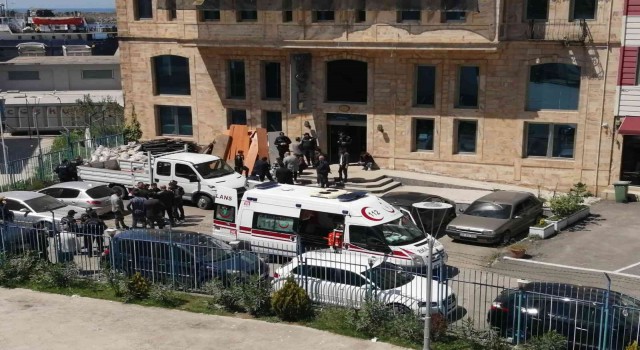 Giresunda asansör boşluğunda çalışan işçiler asansör altında kaldı: 1i ağır 3 yaralı